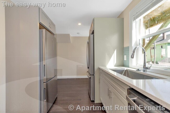 Building Photo - 43 Wright Ave