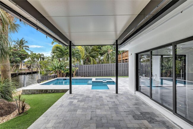 Building Photo - 1608 SW 5th Ct