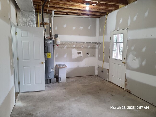 Building Photo - 3 Bedroom Townhome for Rent in Waynesboro