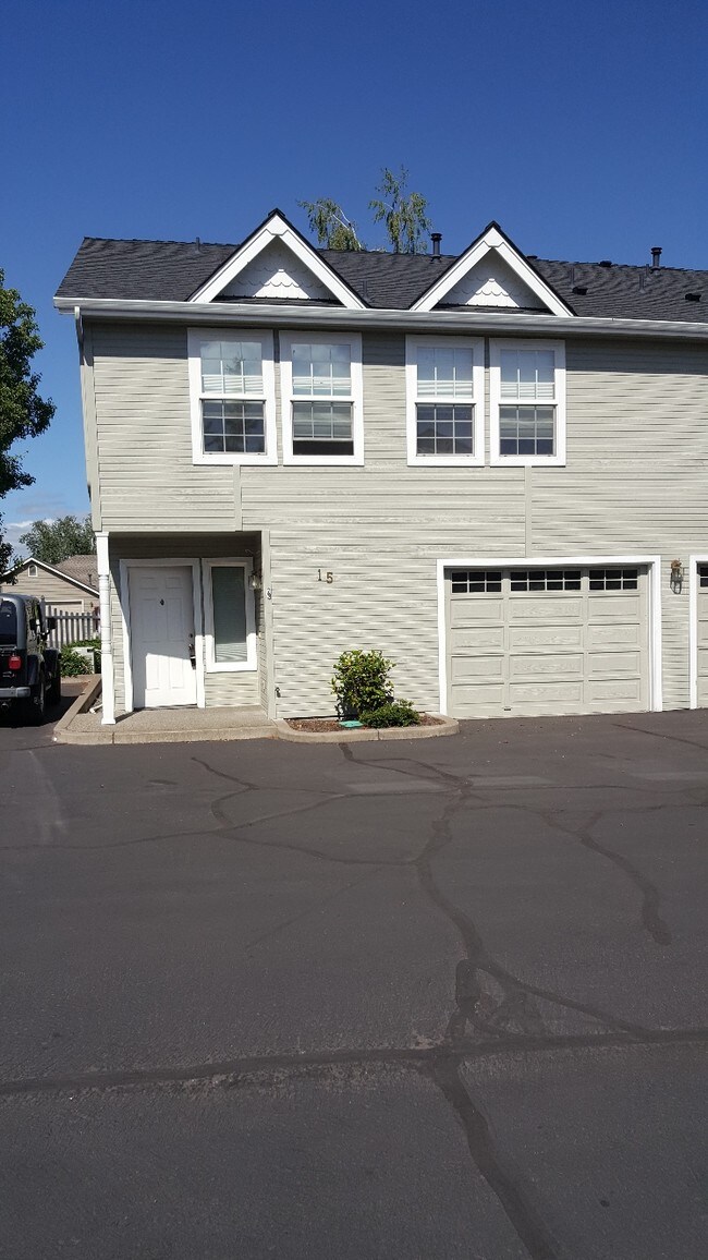 Front of Unit - 1224 N Modoc Ave