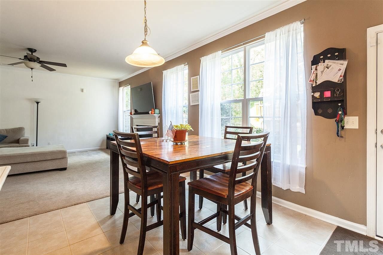 Building Photo - Room in Single Family Home on Autumn Leaf Ln