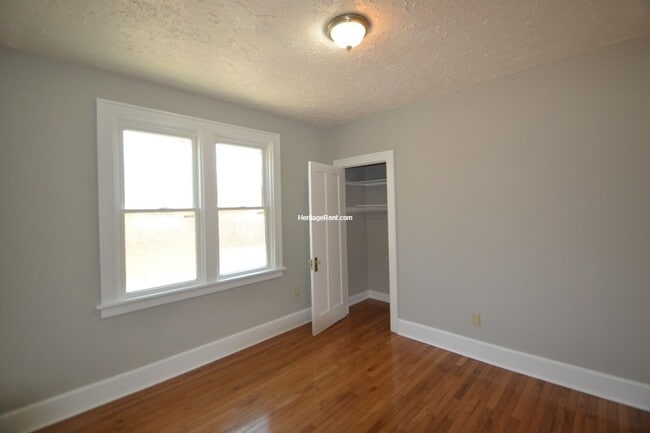 Building Photo - Updated 2 Bedroom home in Cheviot