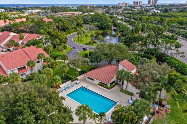 Building Photo - 405 Sea Oats Dr