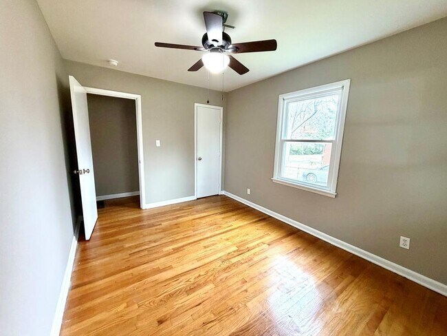 Building Photo - 3507 Velma Dr