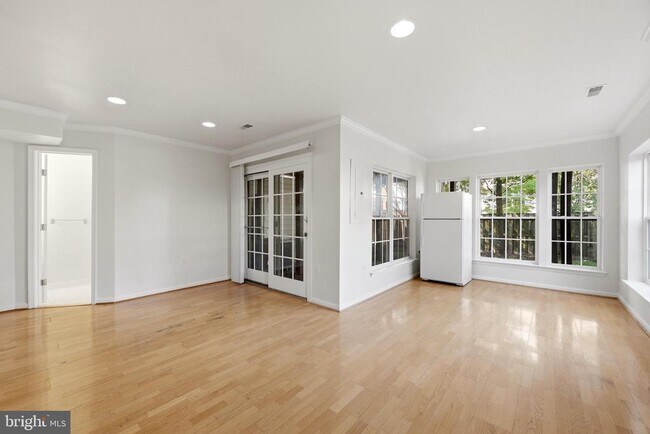 Building Photo - 45805 Marlane Terrace