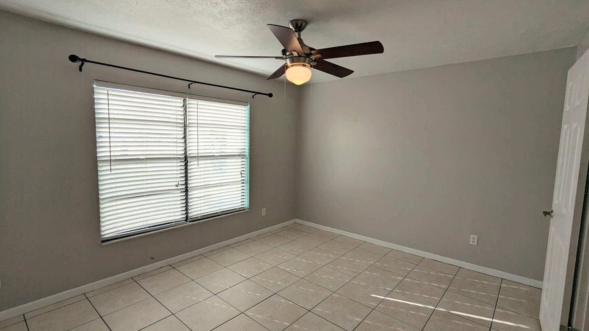 Building Photo - 5466 Pentail Cir