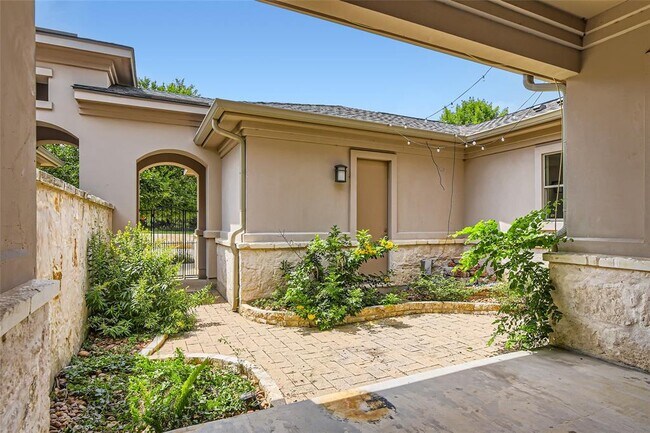 Building Photo - 462 Stagecoach Trail