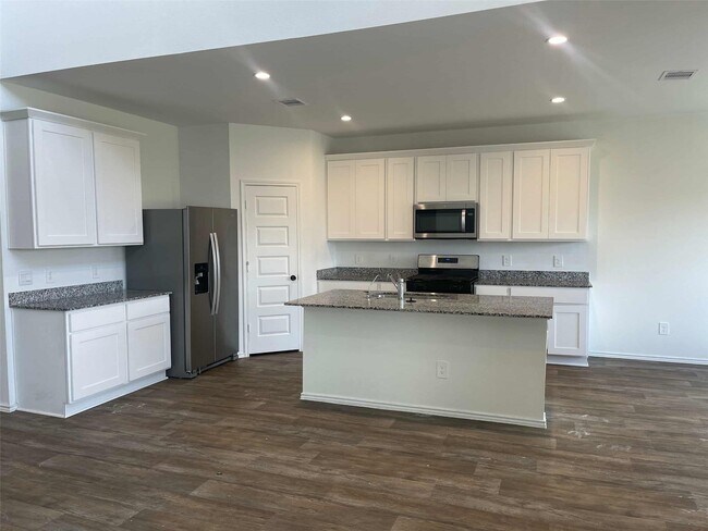 Building Photo - 7403 Cyn Strm St