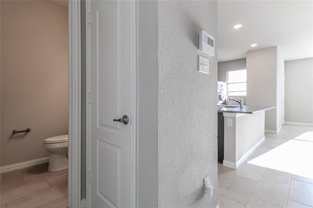 Building Photo - 2328 Greystone Dr
