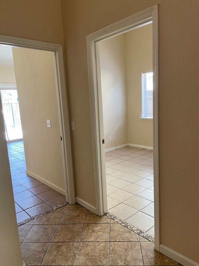 Building Photo - Available Now! Stunning 4 Bedroom, 3 Bathr...