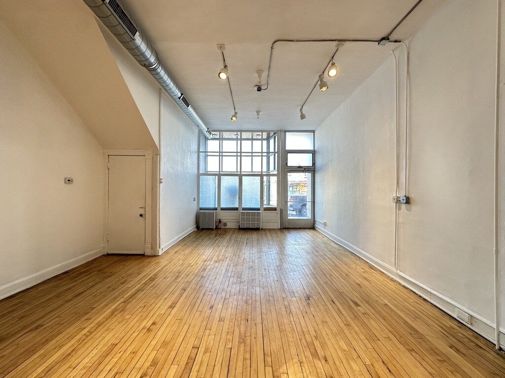 Building Photo - 3422 N Lincoln Ave