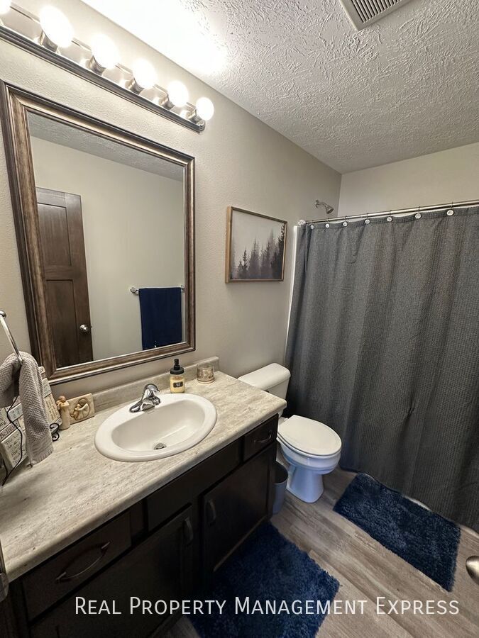 Building Photo - 4 Bedroom 3 Bathroom Home for Rent