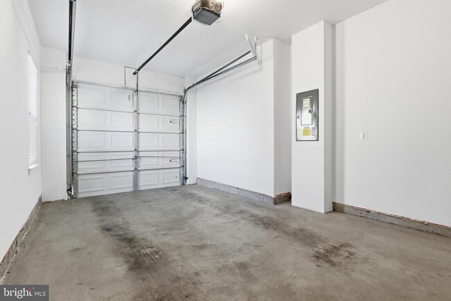 Building Photo - 3624 Spring Hollow Ln