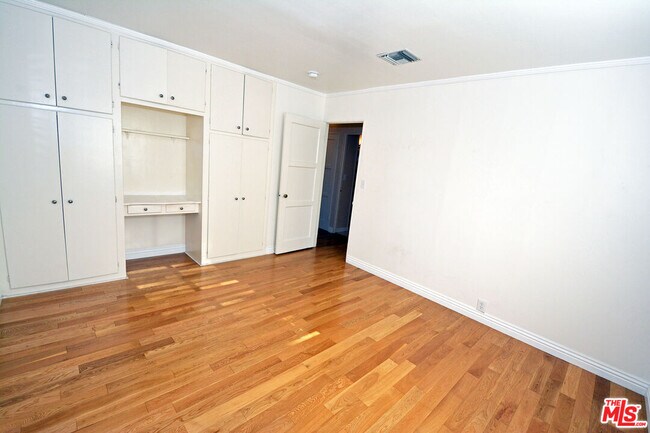 Building Photo - 12944 Haynes St