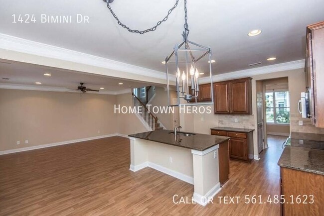 Building Photo - 1424 Bimini Dr