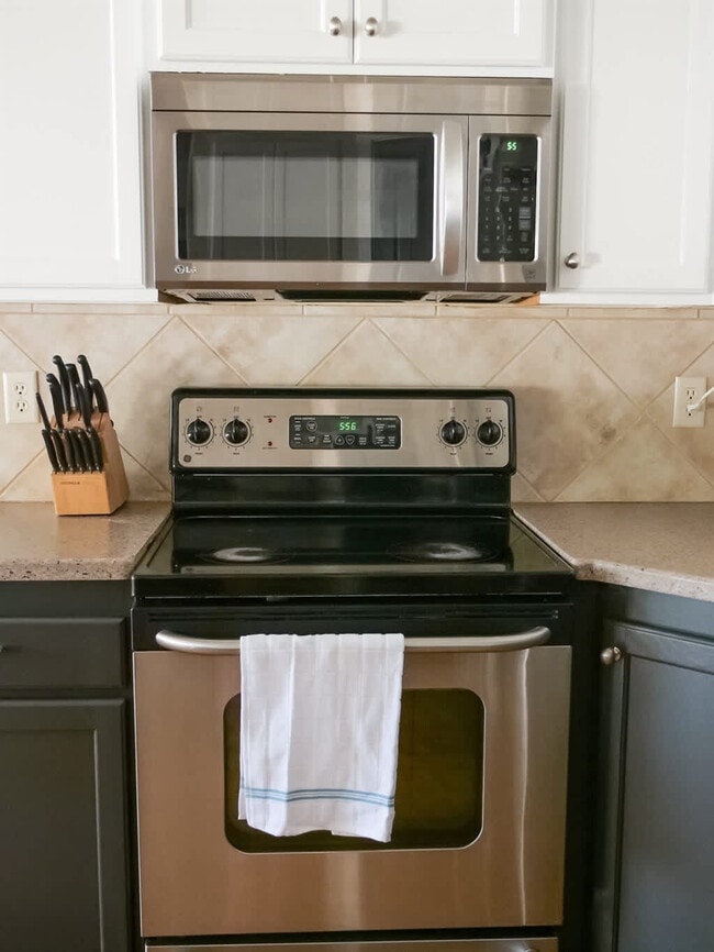 Building Photo - 151 Cub St W