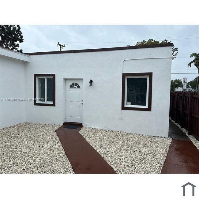 Building Photo - 1136 NW 55th St