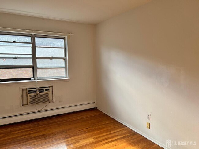 Building Photo - 55 Gill Ln