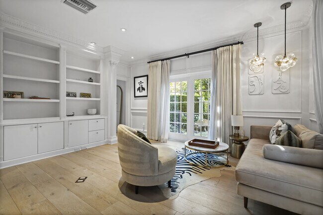 Building Photo - 23255 Mariposa De Oro St