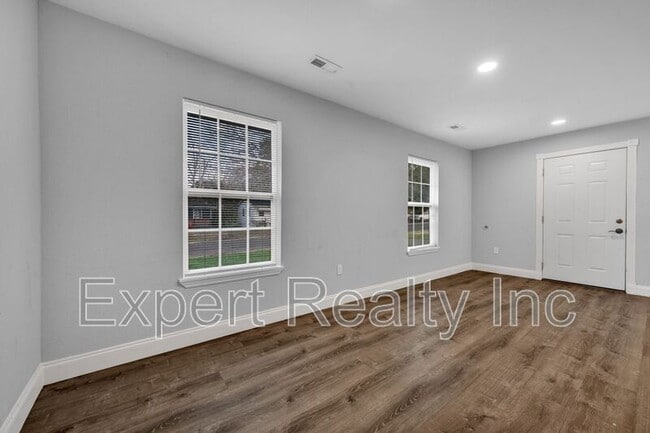 Building Photo - 532 Athens Ct