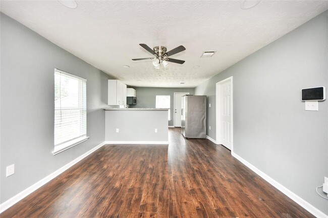Building Photo - 2802 Bringhurst St
