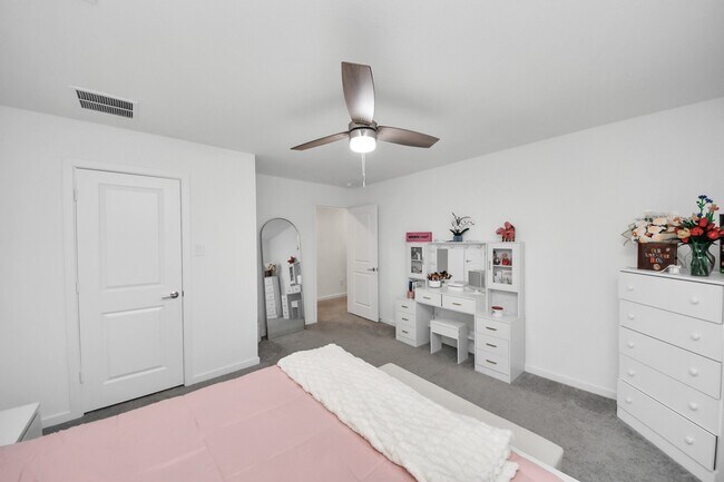 Building Photo - 21719 Flannel Bush Ln