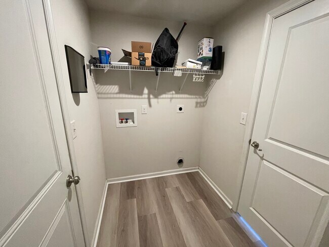 Building Photo - 1164 Trovillo Dr