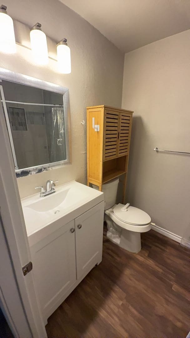 Building Photo - Updated 3-bedroom house with HUGE YARD!! $500 off 1st Month’s Rent!!