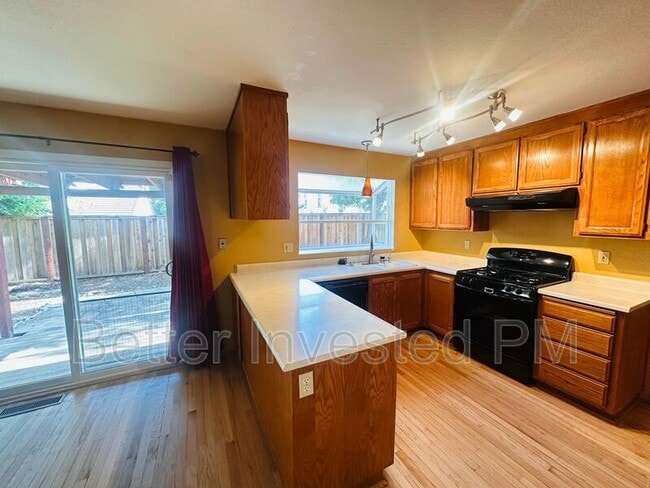 Building Photo - 674 Claudius Way