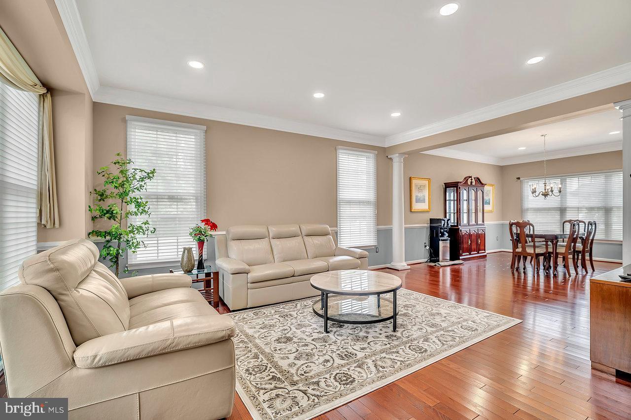 Building Photo - 86 Renfield Dr