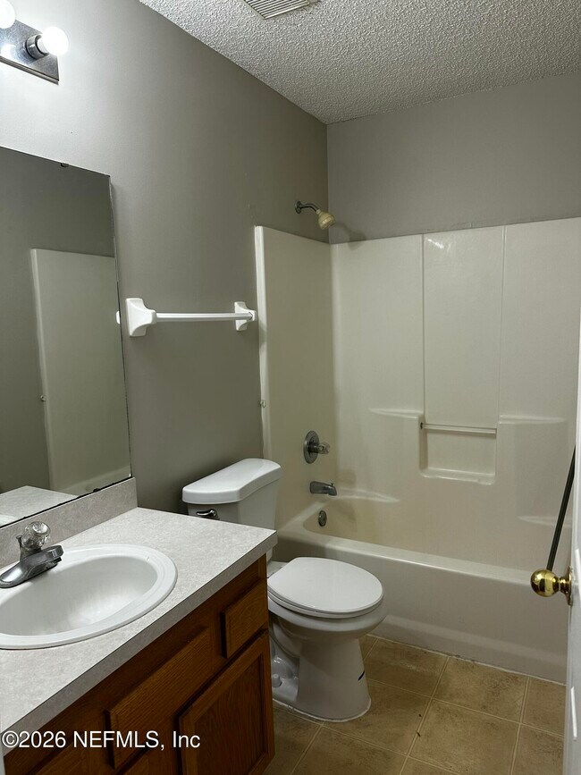 Building Photo - 2994 Mikris Dr E