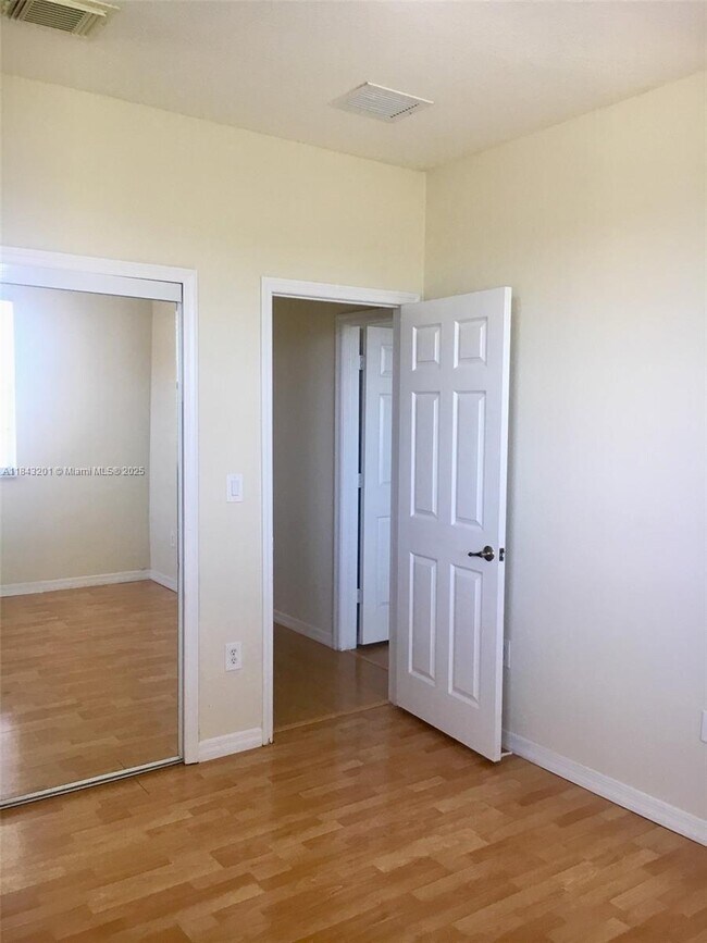 Building Photo - 8438 SW 166th Pl