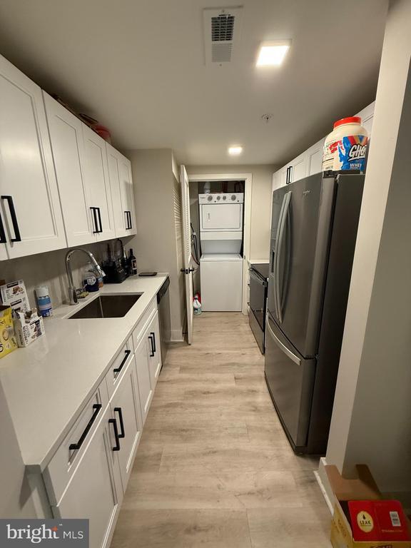 Building Photo - 1805 N Howard St