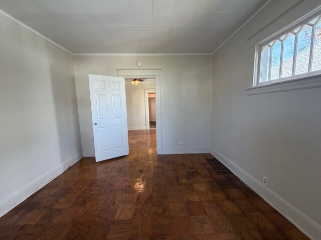 Building Photo - 819 S 24th St