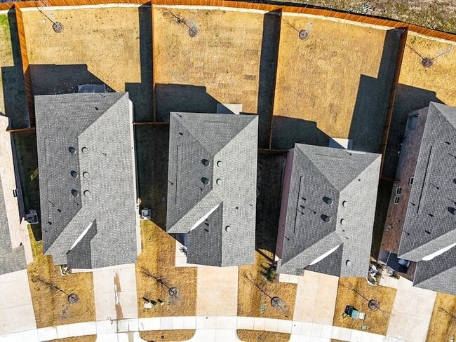 Building Photo - 2122 Mdw Pk Dr