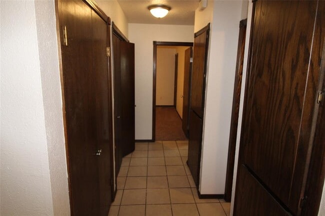 Building Photo - 904 Aspen Ct