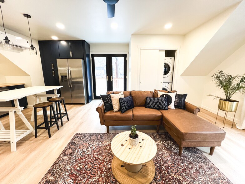 Building Photo - 2520 Jefferson Ave