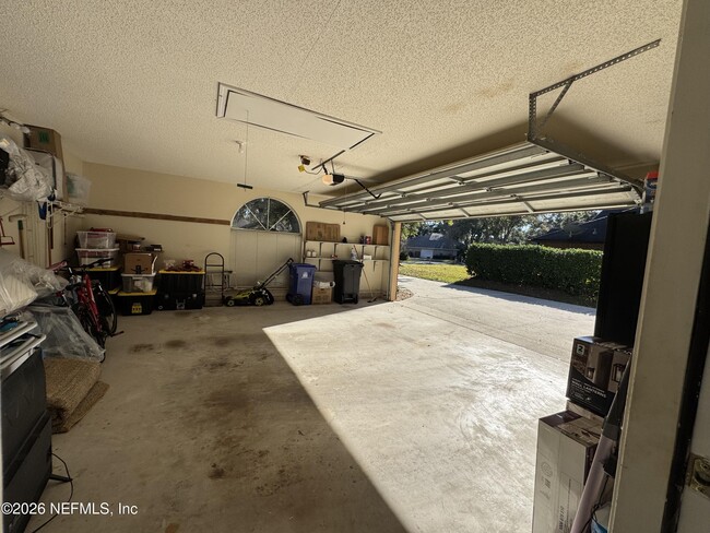 Building Photo - 421 Chicopee Ct