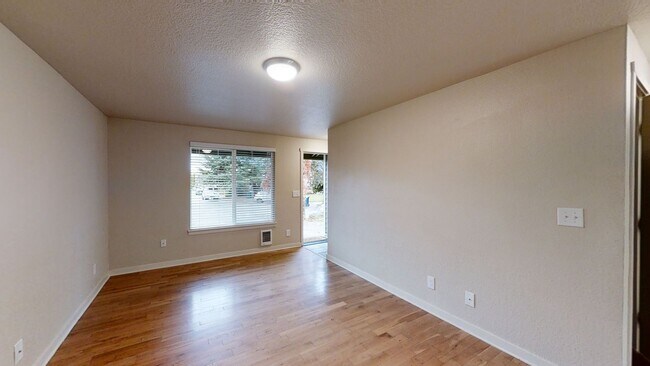 Building Photo - 1722 C Pl SE