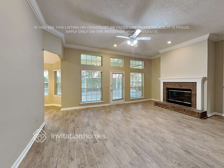 Building Photo - 11826 Clearwater Oaks Dr W