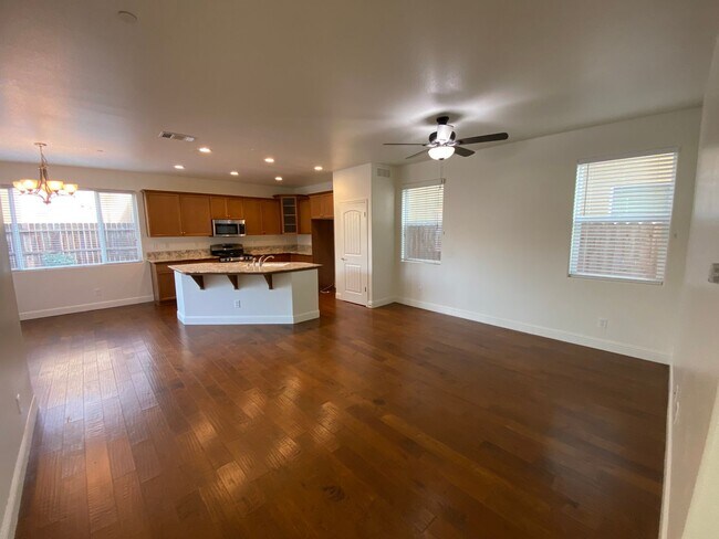 Building Photo - Beautiful 2 Story Home in Gated Avalon Com...