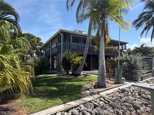 Building Photo - 27189 Gasparilla Dr