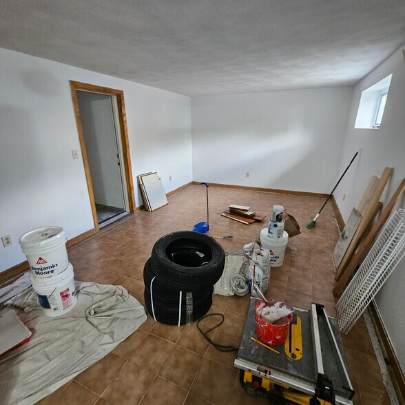 Building Photo - 54 Vineland St