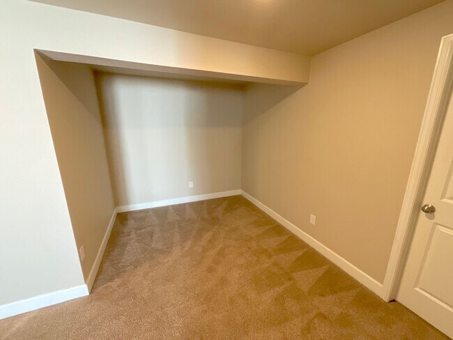 Building Photo - 6706 Golden Briar Ln
