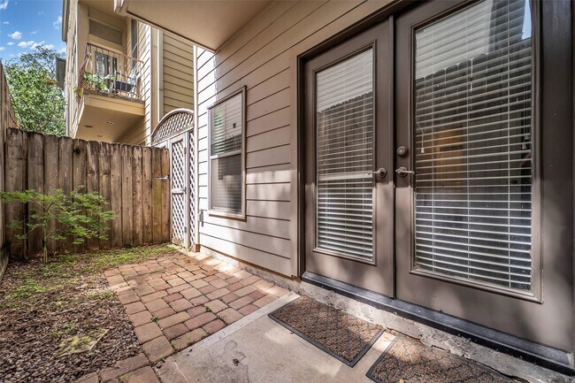 Building Photo - 542 Bomar St