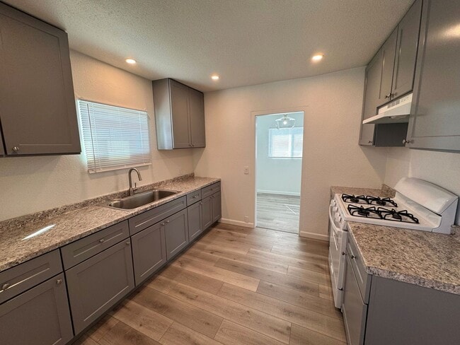 Building Photo - 453-457 Hurst Ave