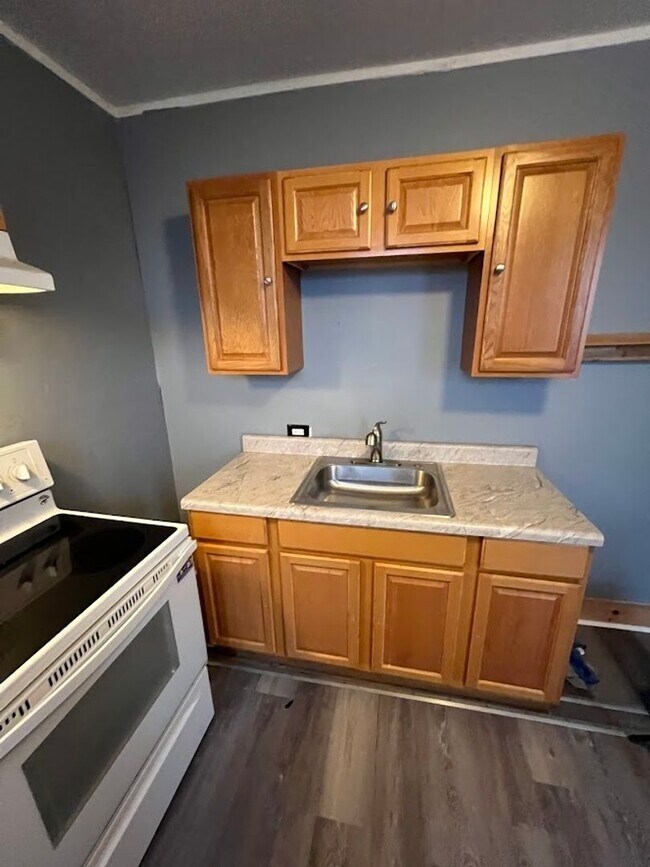 Primary Photo - 337 S 7th St