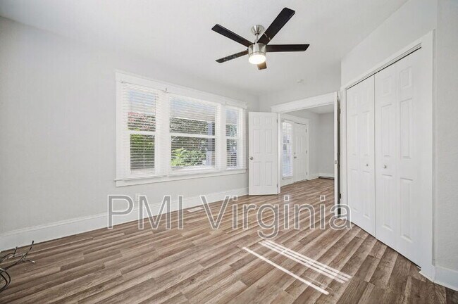 Building Photo - 864 W 36th St