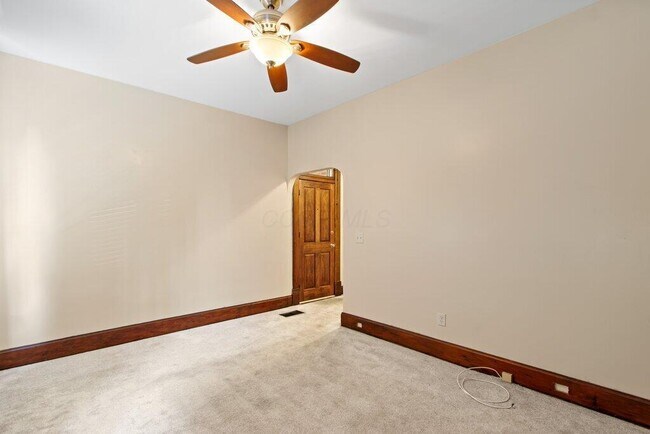 Building Photo - 22 E Frankfort St