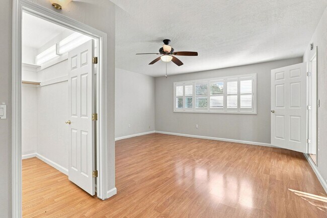 Building Photo - 14370 Oka Ln